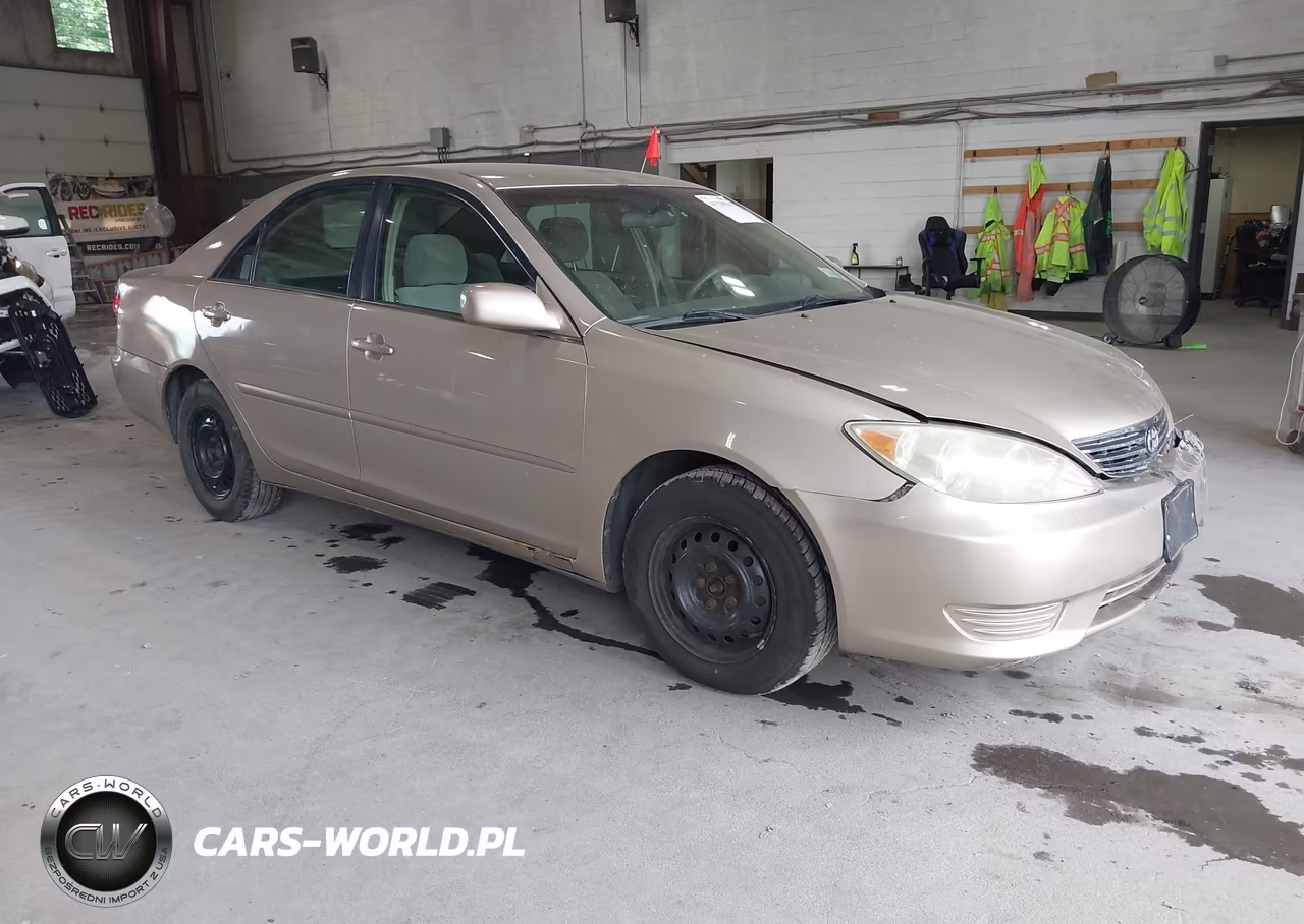 2005 Toyota Camry Le