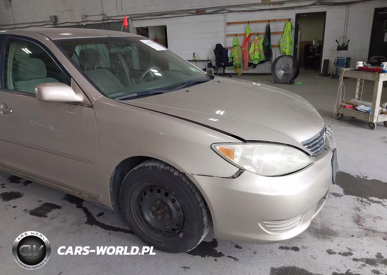 2005 Toyota Camry Le VIN:4T1BE32K85U958518 - 13