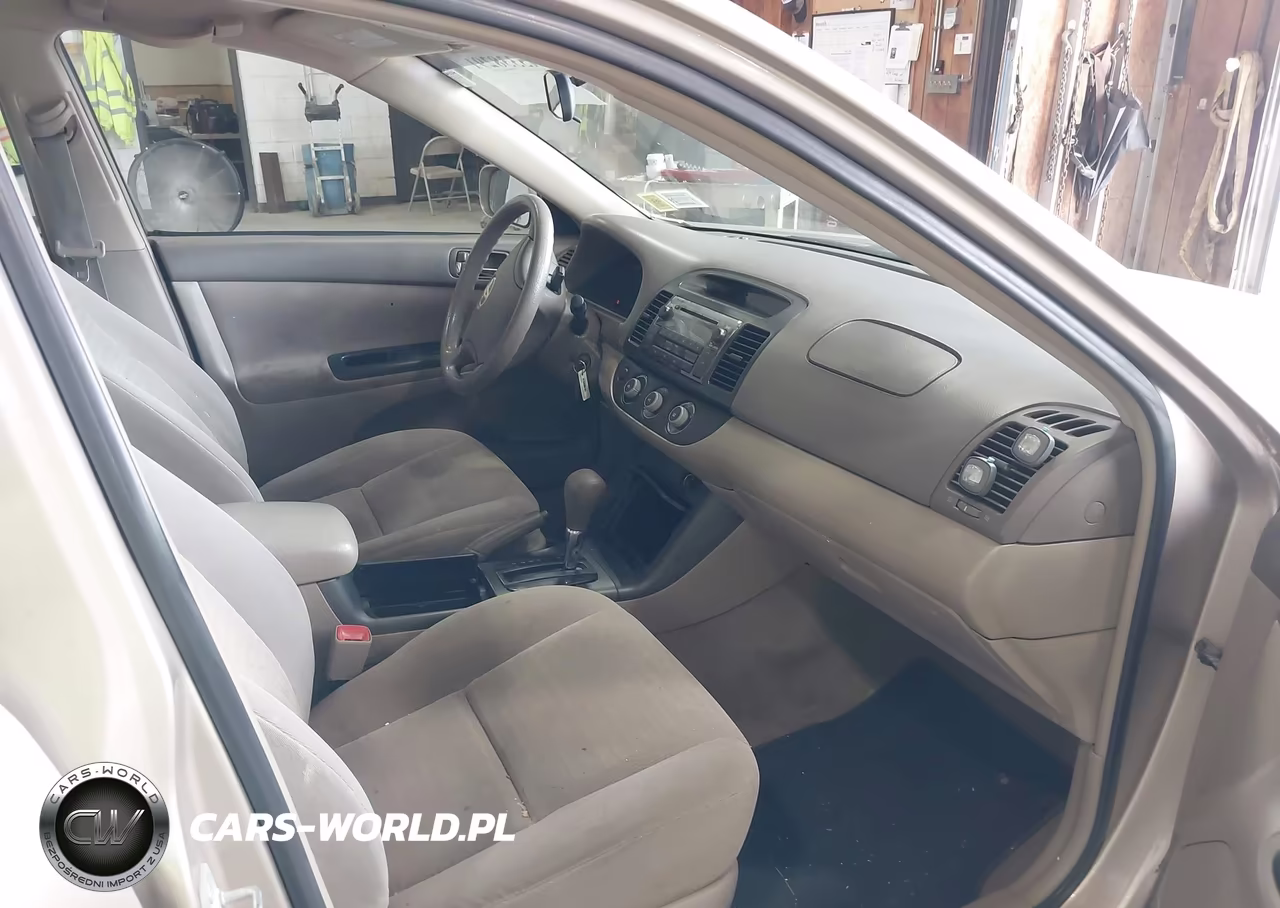 2005 Toyota Camry Le VIN:4T1BE32K85U958518 - 5