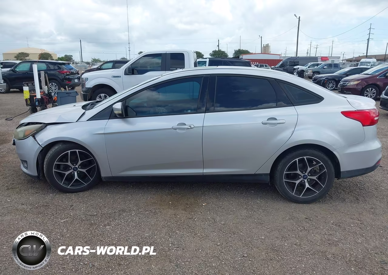 2017 Ford Focus Sel VIN:1FADP3H24HL214316 - 15