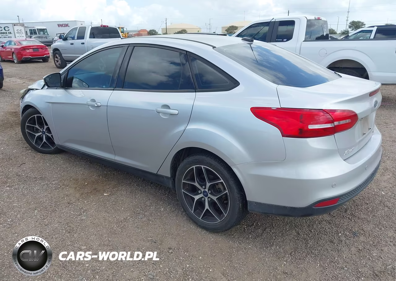 2017 Ford Focus Sel VIN:1FADP3H24HL214316 - 3