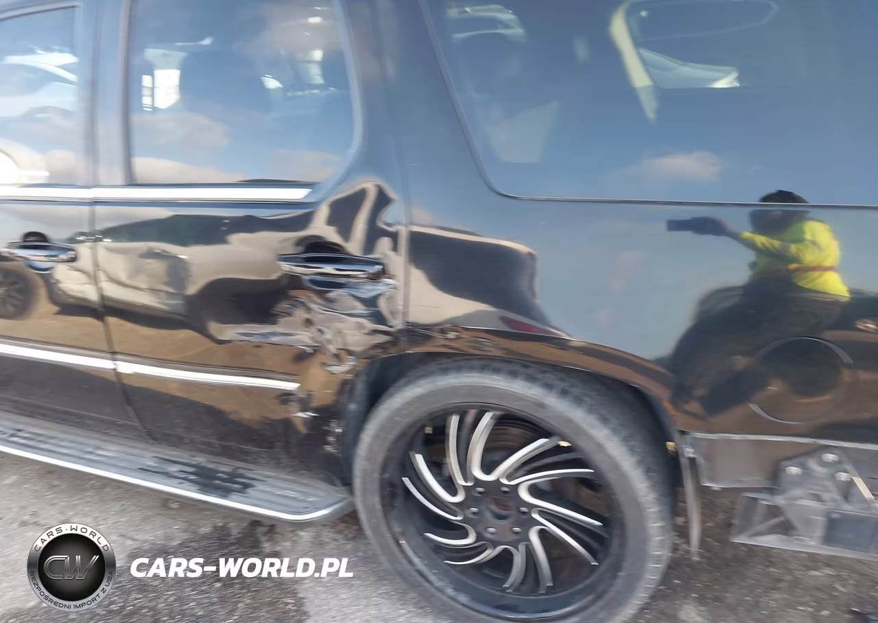 2010 Cadillac Escalade Luxury VIN:1GYUCBEF2AR277418 - 19