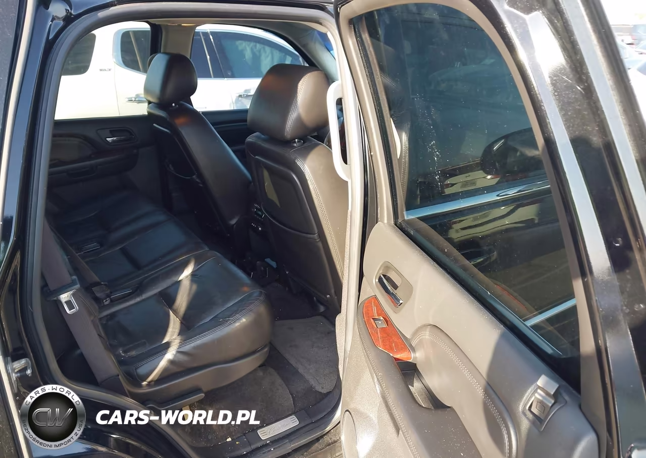 2010 Cadillac Escalade Luxury VIN:1GYUCBEF2AR277418 - 8