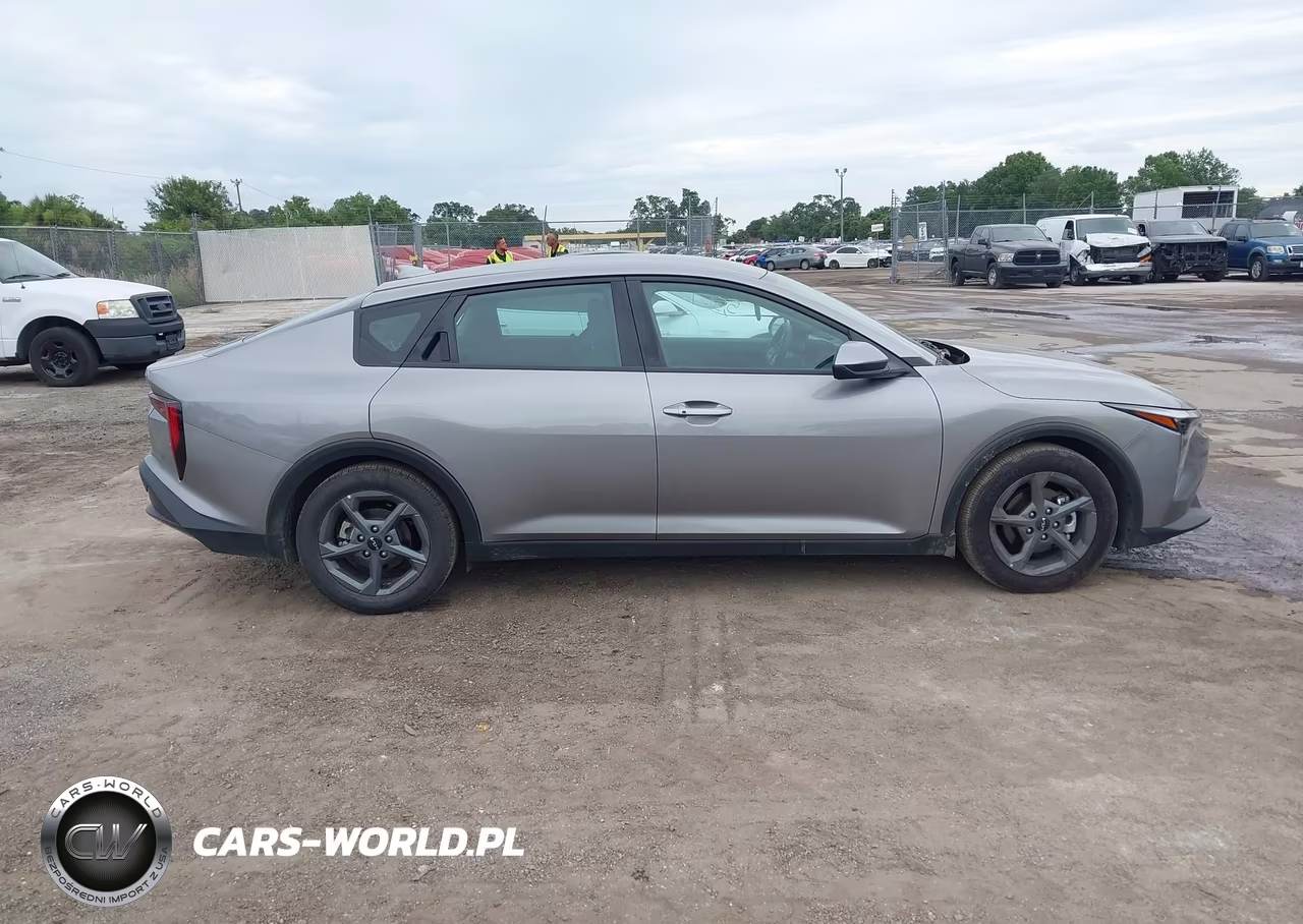 2025 Kia K4 Lx VIN:3KPFT4DE0SE186325 - 13