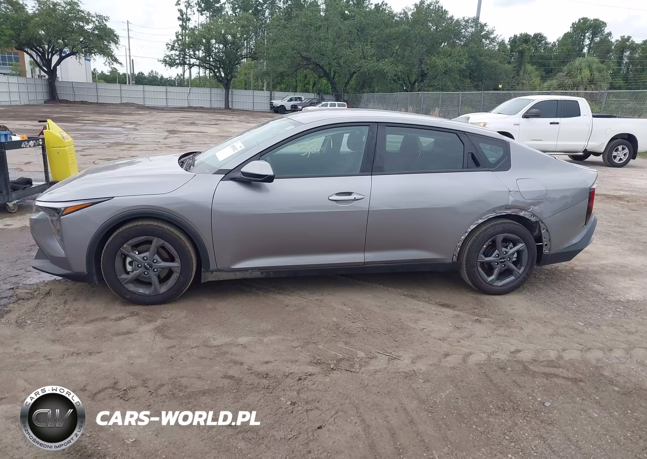 2025 Kia K4 Lx VIN:3KPFT4DE0SE186325 - 14