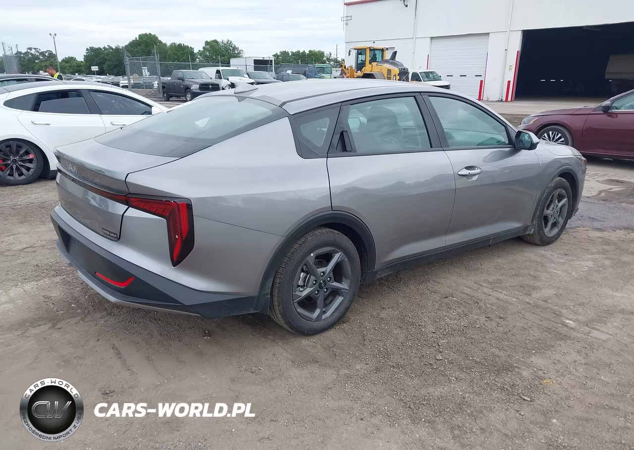 2025 Kia K4 Lx VIN:3KPFT4DE0SE186325 - 4