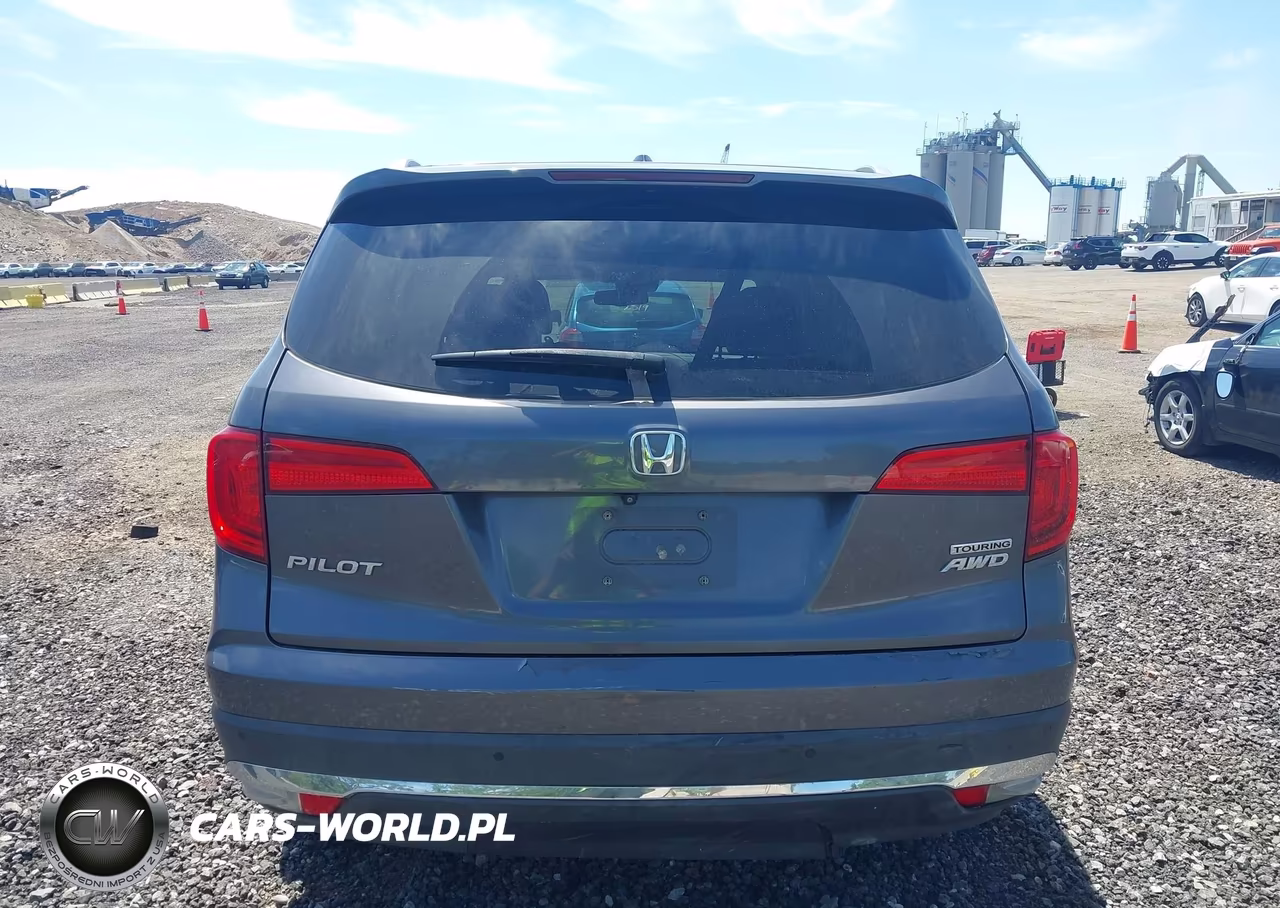 2016 Honda Pilot Touring VIN:5FNYF6H95GB065784 - 16