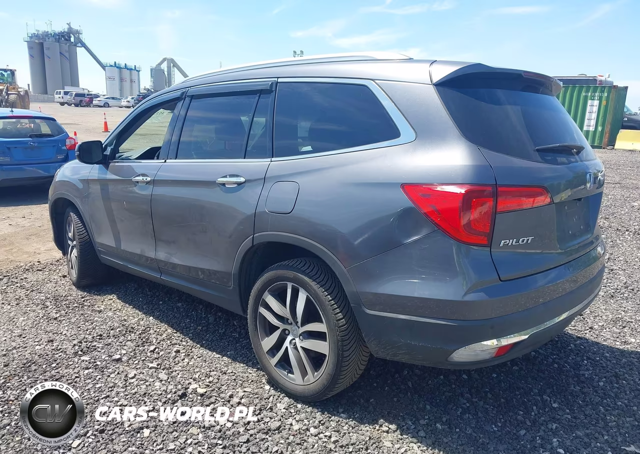 2016 Honda Pilot Touring VIN:5FNYF6H95GB065784 - 3