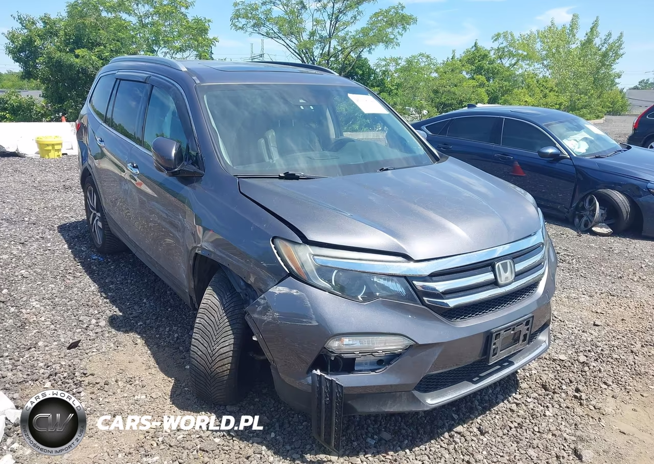 2016 Honda Pilot Touring VIN:5FNYF6H95GB065784 - 6
