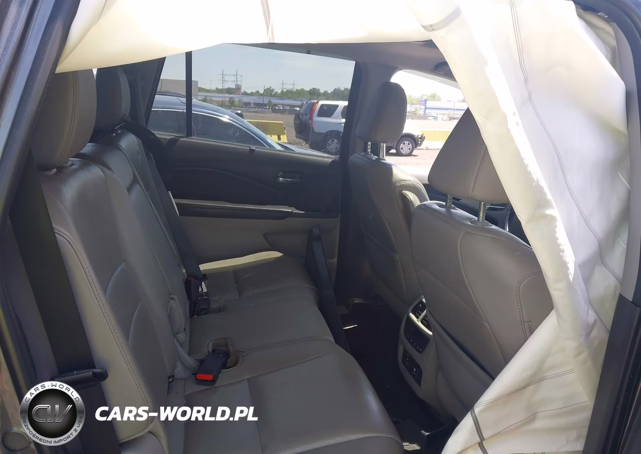 2016 Honda Pilot Touring VIN:5FNYF6H95GB065784 - 8