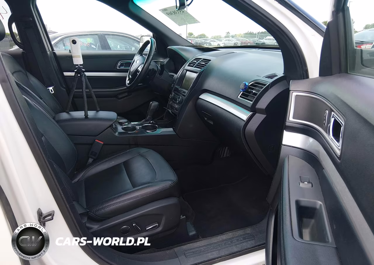 2016 Ford Explorer Xlt VIN:1FM5K8D8XGGC40877 - 5