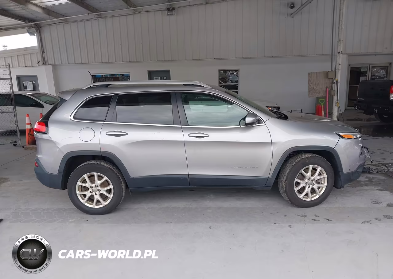 2015 Jeep Cherokee Latitude VIN:1C4PJMCB3FW672639 - 13