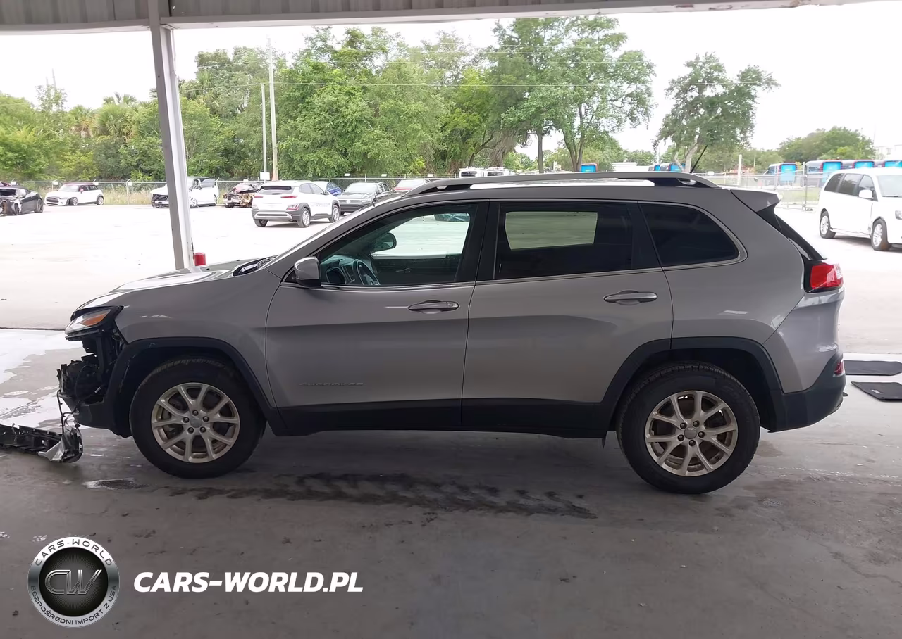 2015 Jeep Cherokee Latitude VIN:1C4PJMCB3FW672639 - 14
