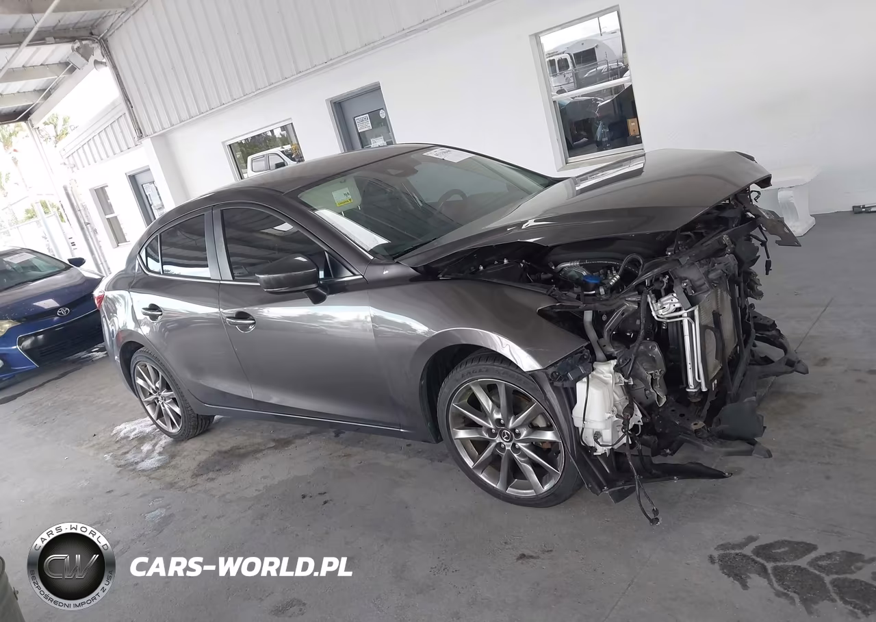 2018 Mazda Mazda3 Touring VIN:3MZBN1V33JM175924 - 13