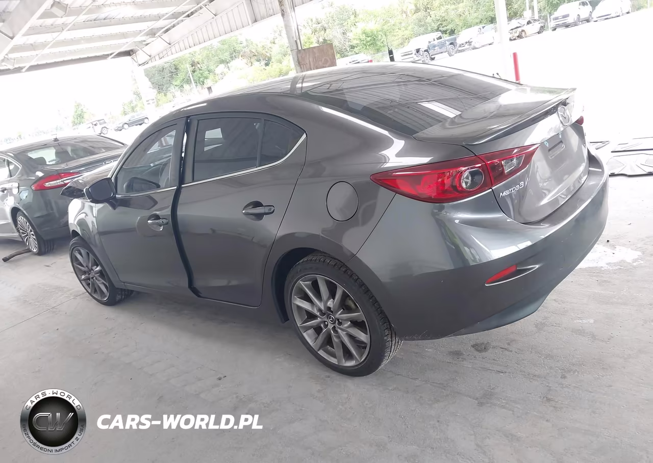 2018 Mazda Mazda3 Touring VIN:3MZBN1V33JM175924 - 3