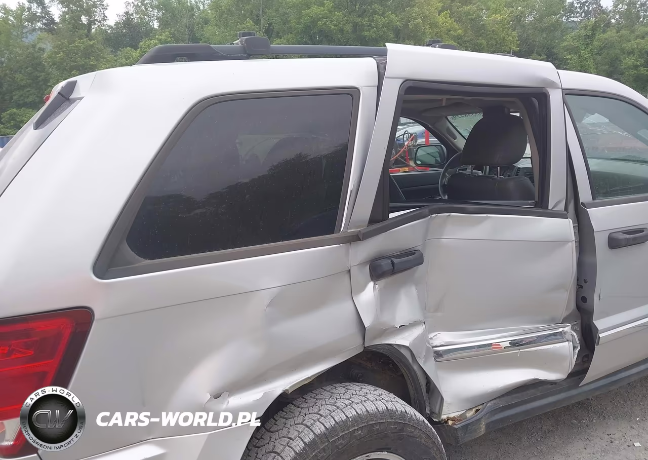 2005 Jeep Grand Cherokee Laredo VIN:1J4HR48N25C652246 - 17