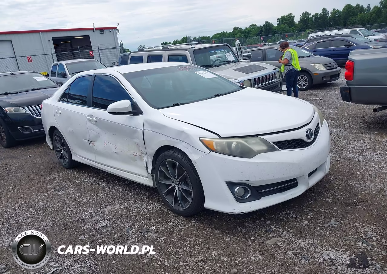 2014 Toyota Camry Se – zdjęcie 1 z 21