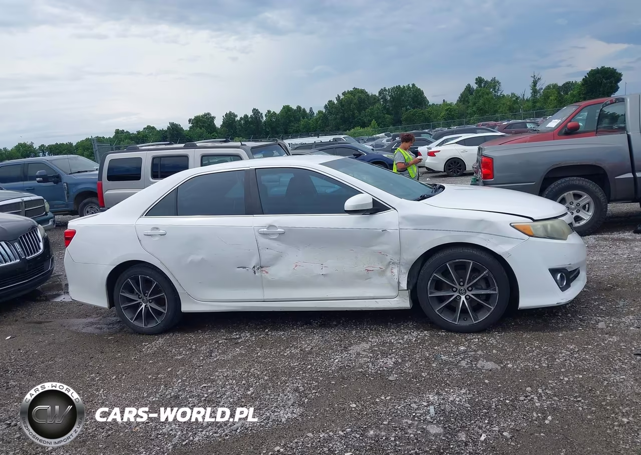 2014 Toyota Camry Se VIN:4T1BF1FKXEU853622 - 13