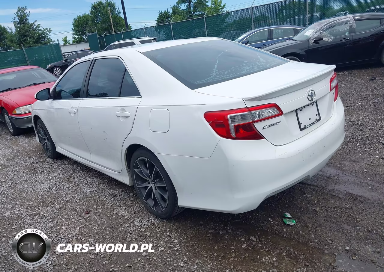 2014 Toyota Camry Se VIN:4T1BF1FKXEU853622 - 3
