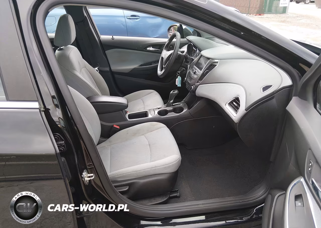 2019 Chevrolet Cruze Lt VIN:3G1BE6SM4KS586137 - 5