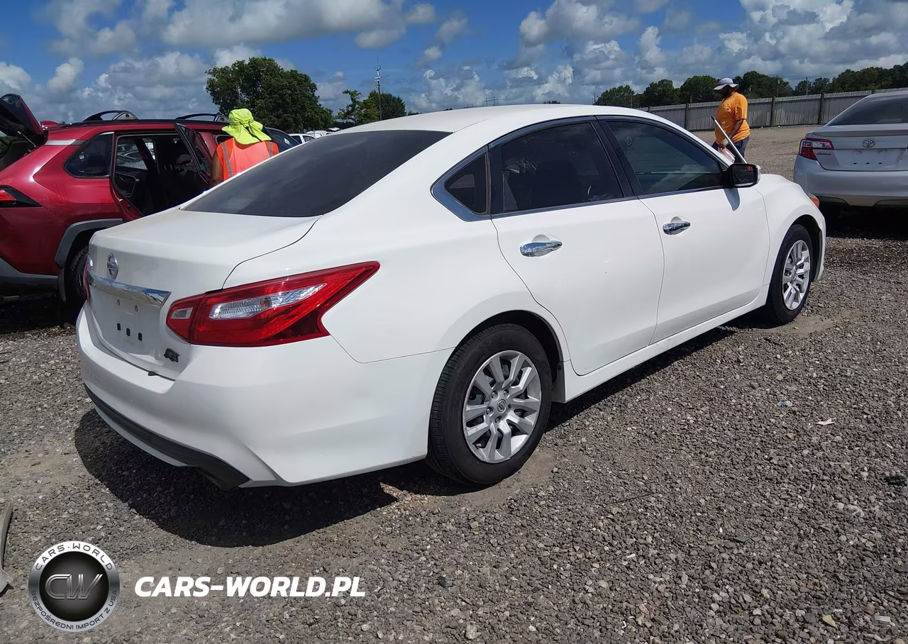 2017 Nissan Altima 2.5 S VIN:1N4AL3APXHN318107 - 4