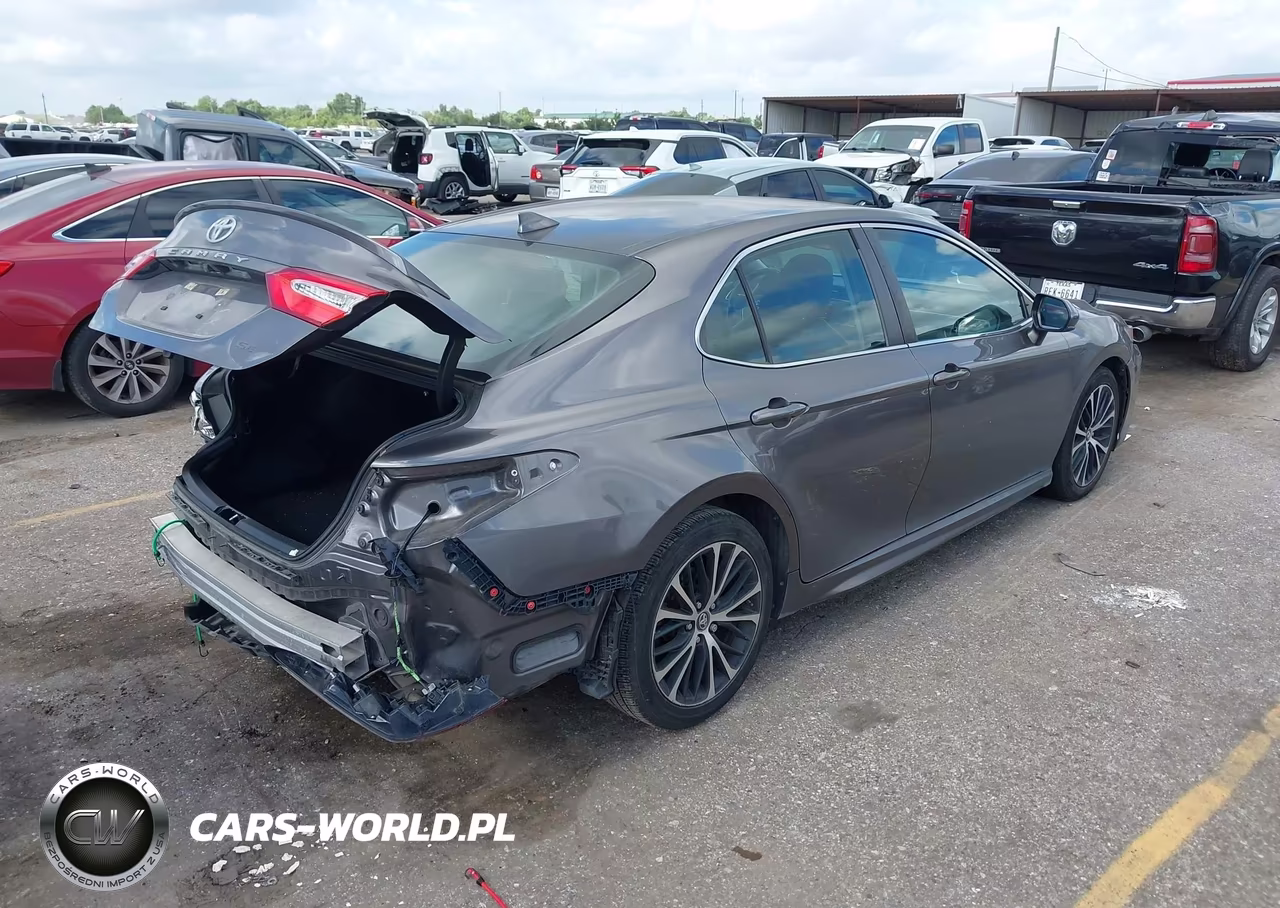 2019 Toyota Camry Se VIN:4T1B11HK4KU841652 - 4