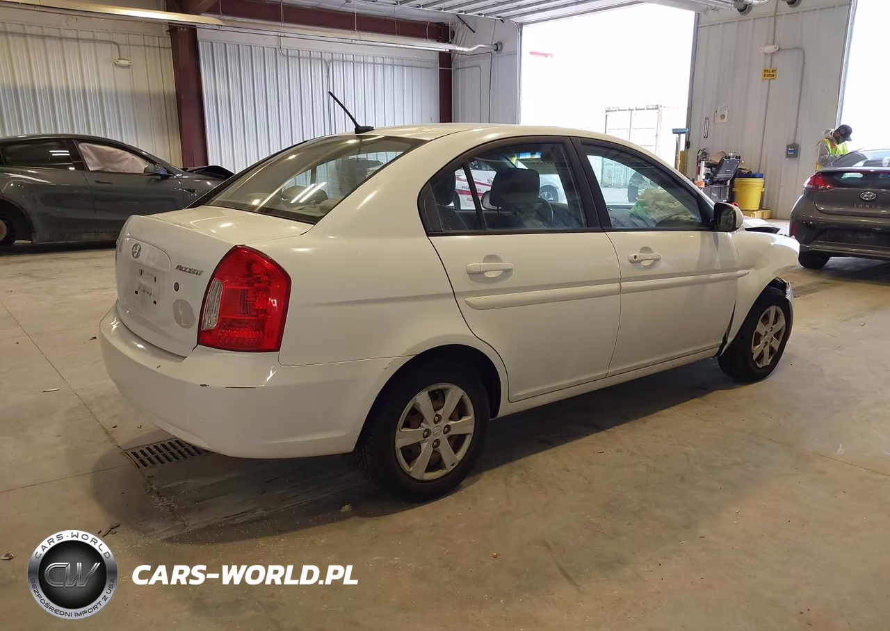 2010 Hyundai Accent Gls VIN:KMHCN4AC2AU424509 - 4