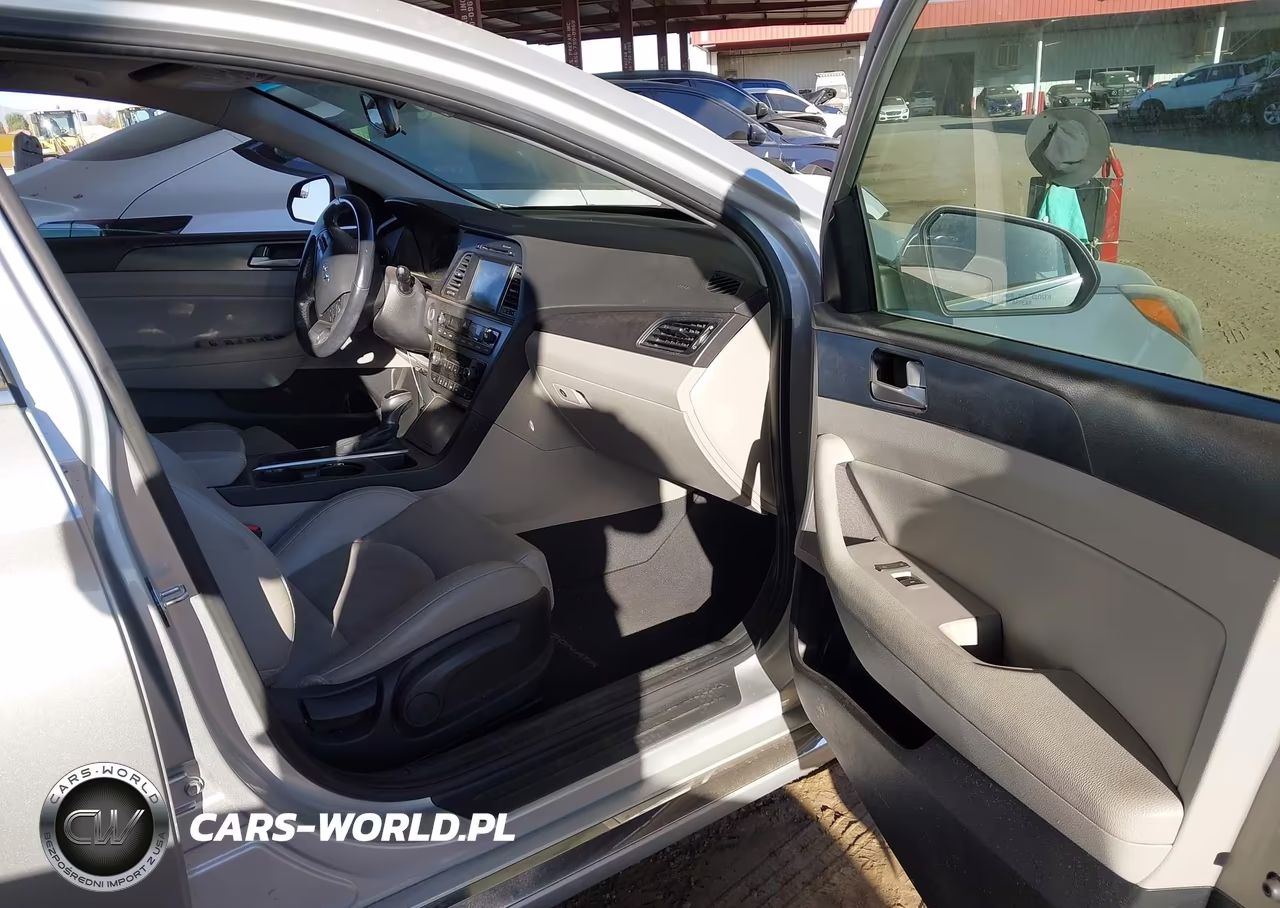 2017 Hyundai Sonata Sport VIN:5NPE34AF8HH584010 - 5
