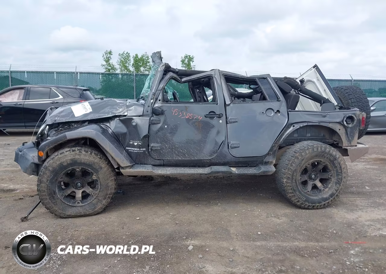2017 Jeep Wrangler Unlimited Sahara 4X4 VIN:1C4BJWEGXHL730412 - 13