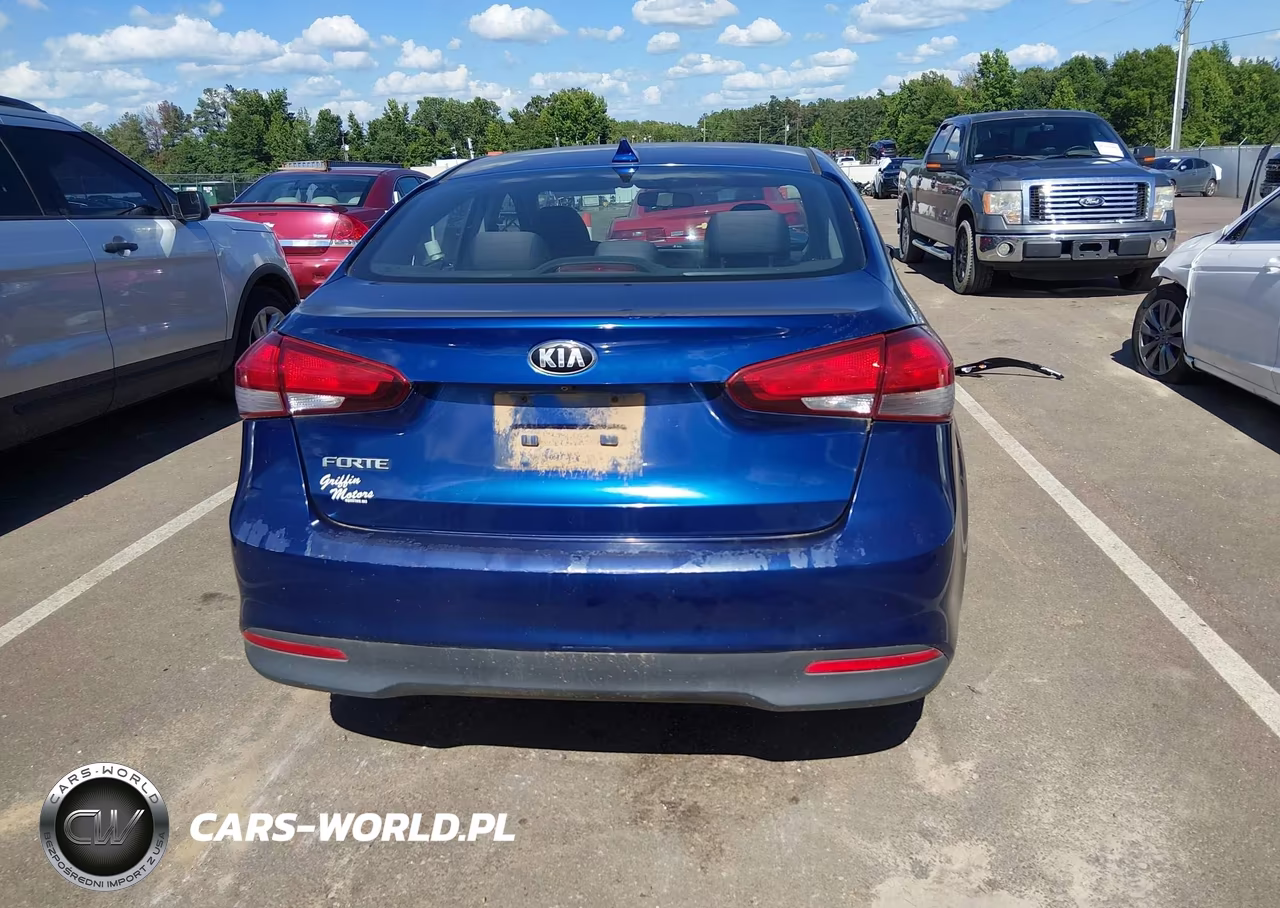 2018 Kia Forte Lx VIN:3KPFL4A75JE194571 - 17