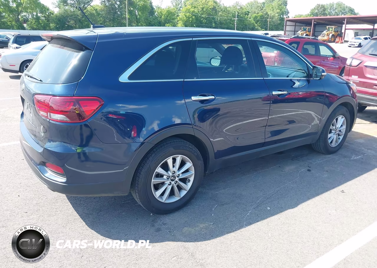 2019 Kia Sorento 3.3L Lx VIN:5XYPG4A57KG490493 - 4