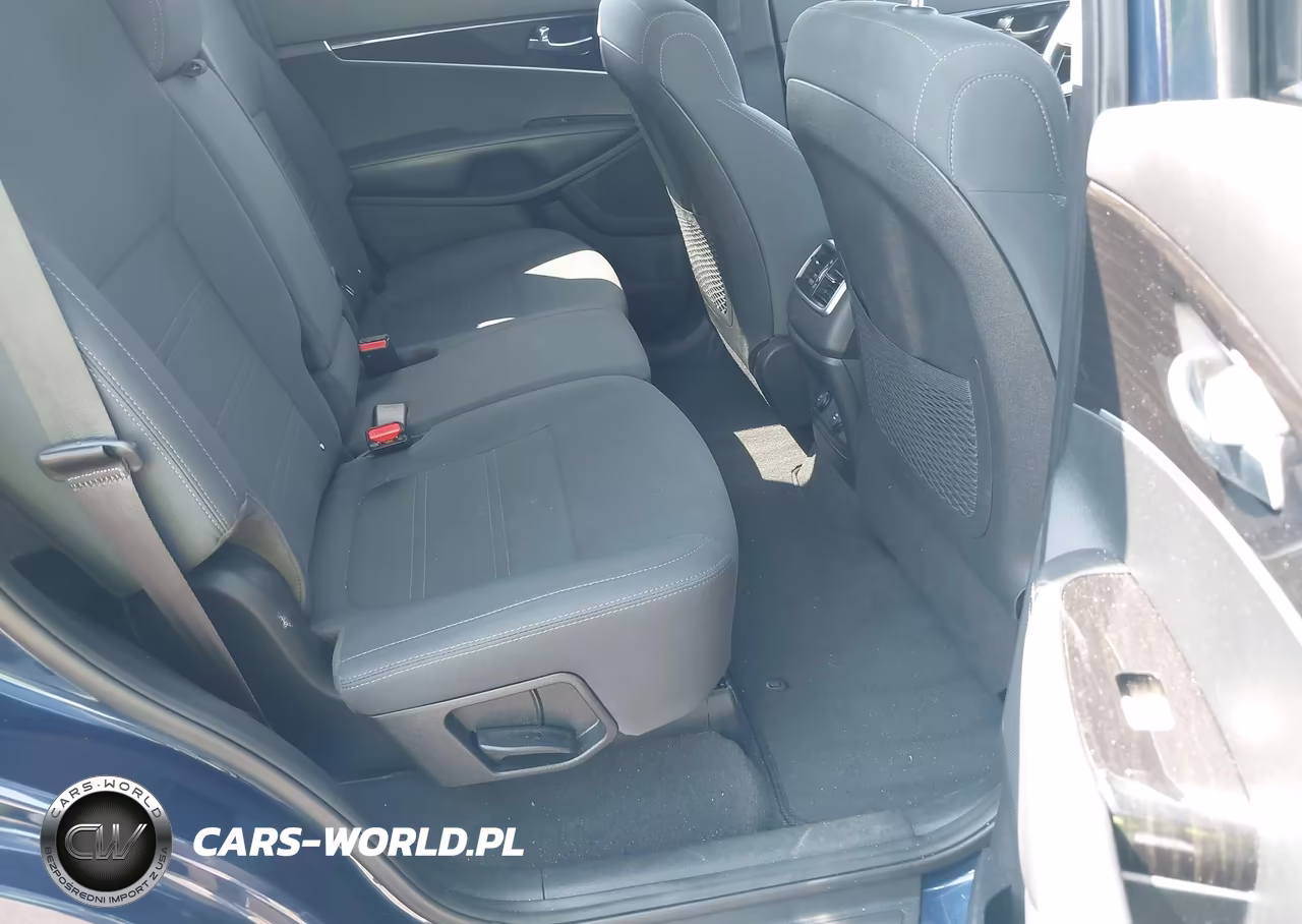 2019 Kia Sorento 3.3L Lx VIN:5XYPG4A57KG490493 - 8