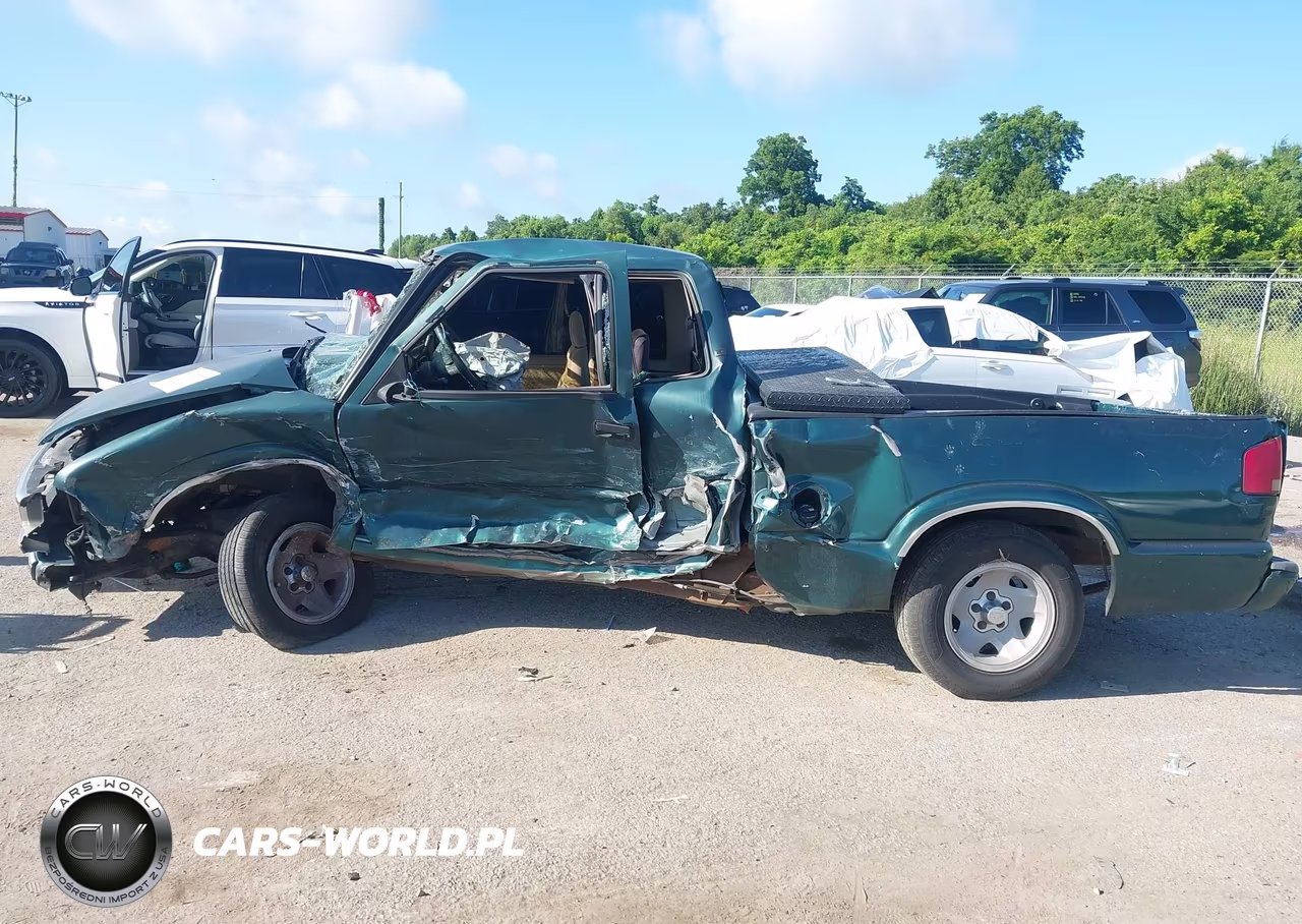 1996 Chevrolet S Truck S10 VIN:1GCCS19XXT8196970 - 13