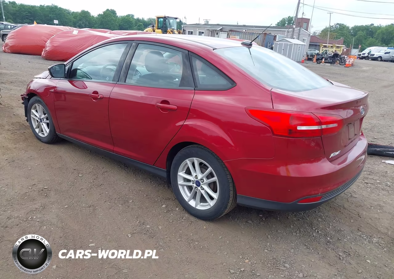 2016 Ford Focus Se VIN:1FADP3F21GL304007 - 3