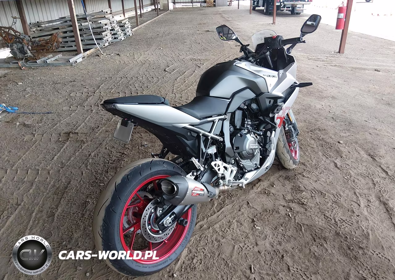 2024 Suzuki Gsx800 F VIN:JS1EM13B3R7100668 - 4