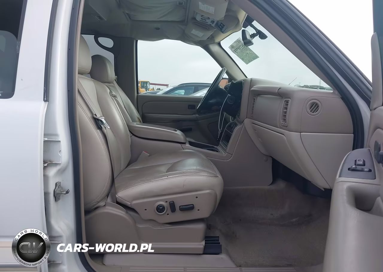 2005 Chevrolet Tahoe Lt VIN:1GNEC13T35R180755 - 5