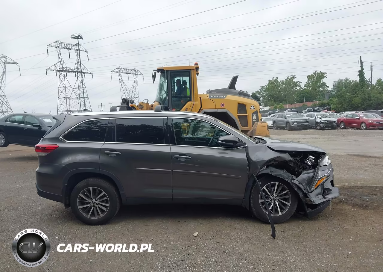 2019 Toyota Highlander Xle VIN:5TDJZRFH1KS569094 - 13