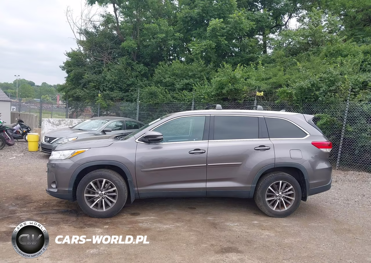 2019 Toyota Highlander Xle VIN:5TDJZRFH1KS569094 - 14