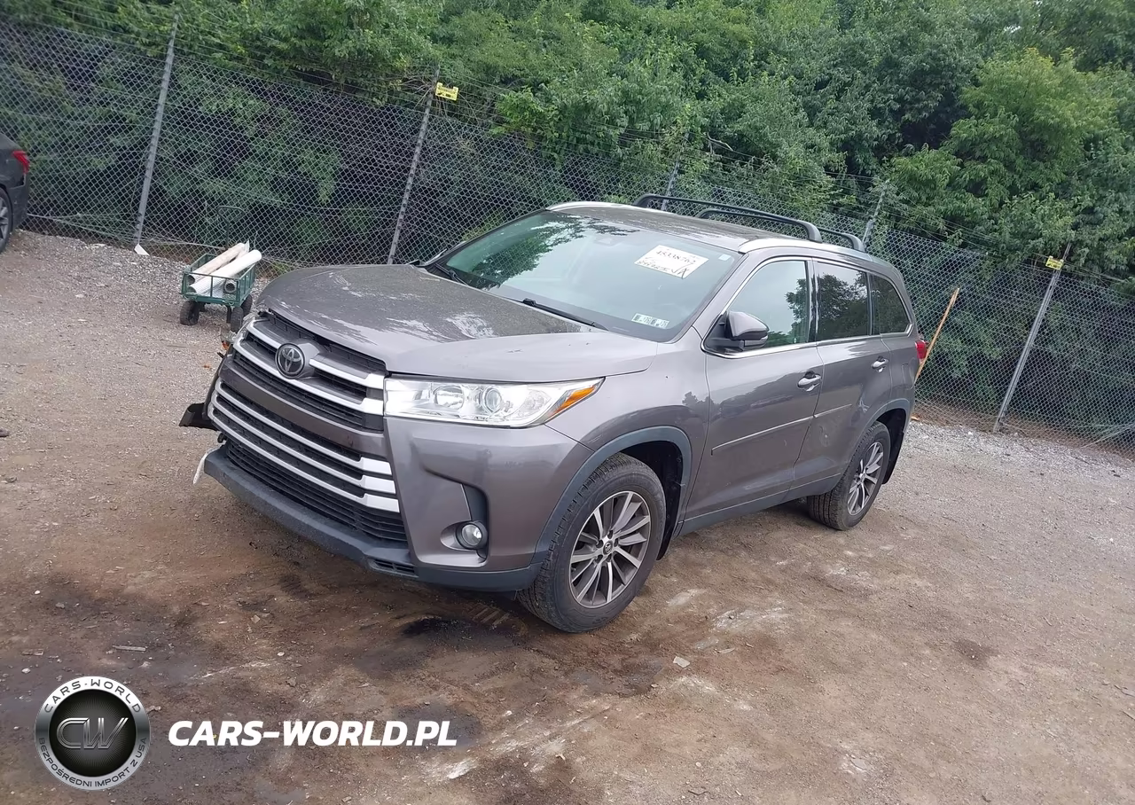 2019 Toyota Highlander Xle VIN:5TDJZRFH1KS569094 - 2