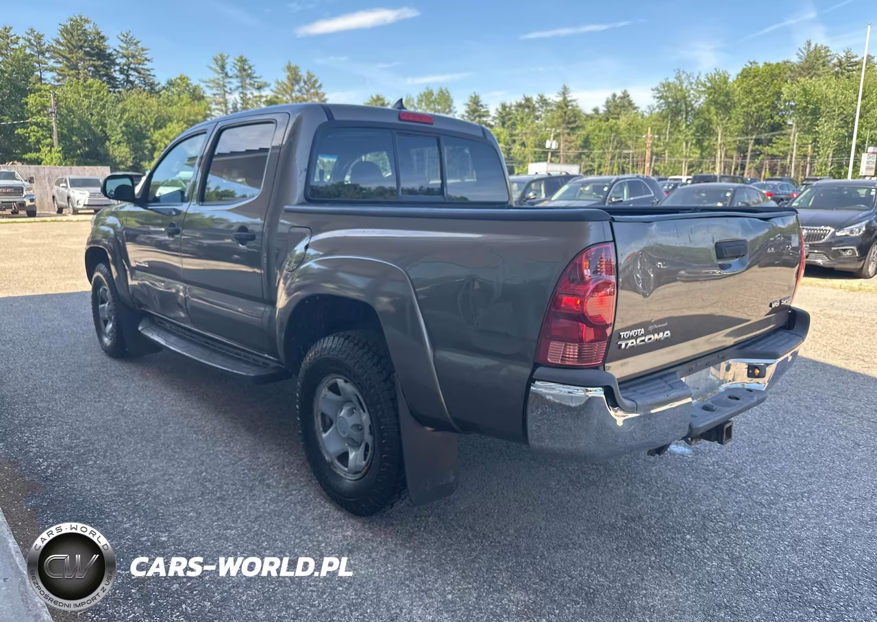 2014 Toyota Tacoma Double Cab VIN:3TMLU4EN3EM143316 - 3