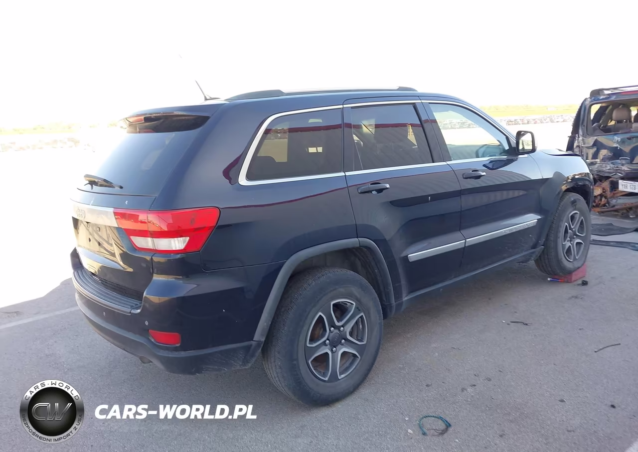 2011 Jeep Grand Cherokee Laredo VIN:1J4RR4GG4BC505588 - 4