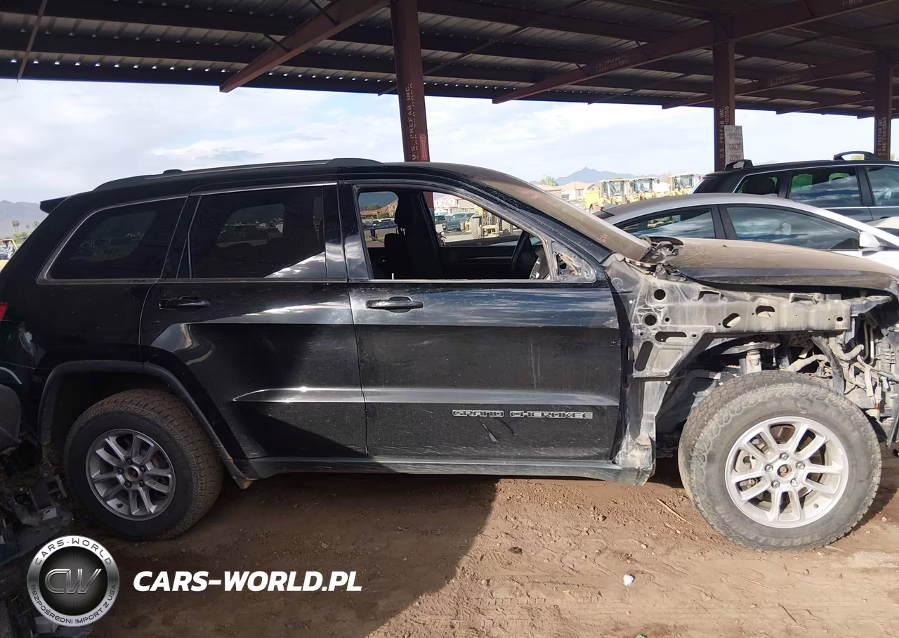 2018 Jeep Grand Cherokee Laredo E 4X4 VIN:1C4RJFAG1JC328305 - 14