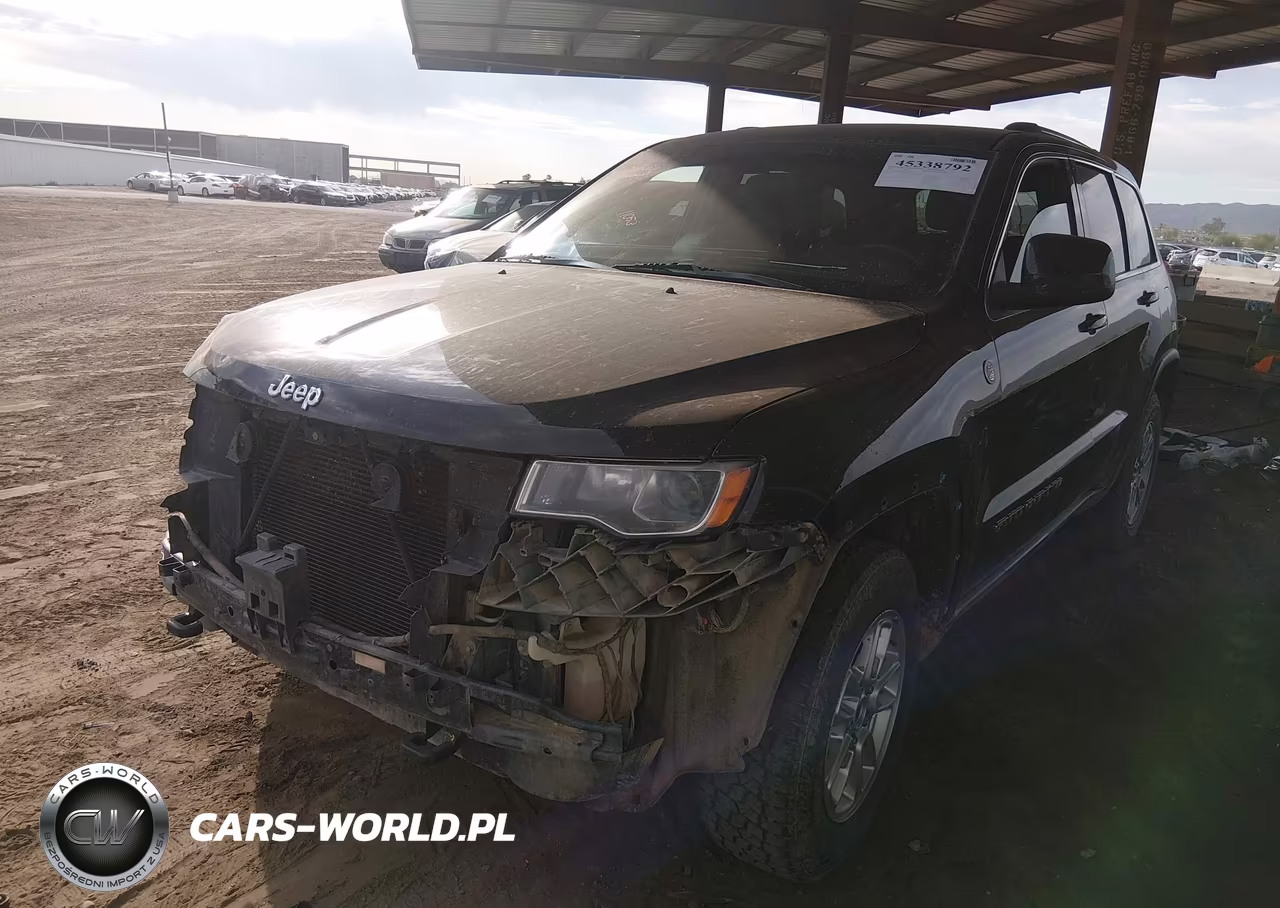 2018 Jeep Grand Cherokee Laredo E 4X4 VIN:1C4RJFAG1JC328305 - 2