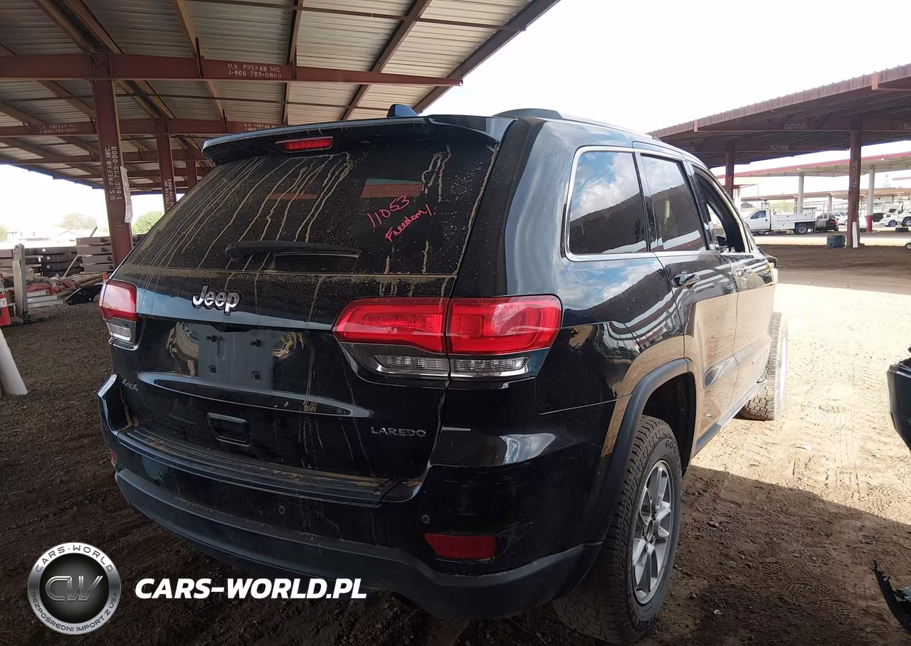 2018 Jeep Grand Cherokee Laredo E 4X4 VIN:1C4RJFAG1JC328305 - 4