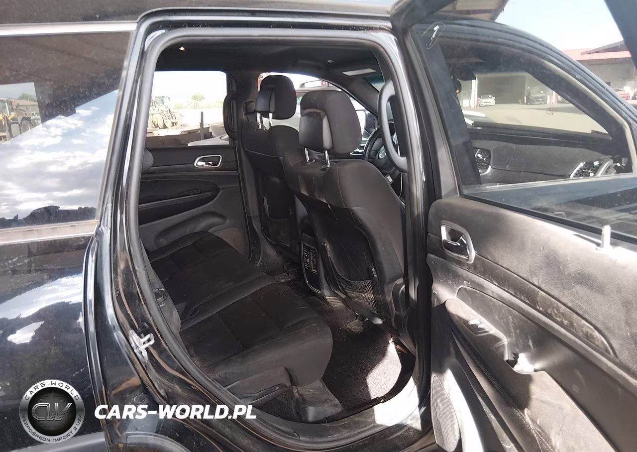 2018 Jeep Grand Cherokee Laredo E 4X4 VIN:1C4RJFAG1JC328305 - 8