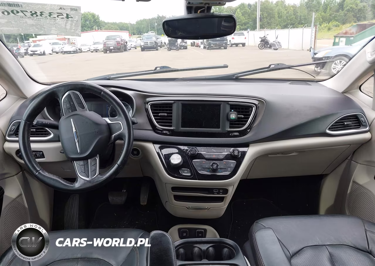 2020 Chrysler Pacifica Touring L VIN:2C4RC1BG9LR140525 - 17