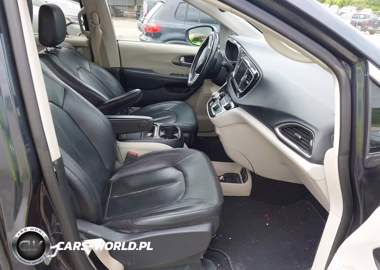 2020 Chrysler Pacifica Touring L VIN:2C4RC1BG9LR140525 - 5