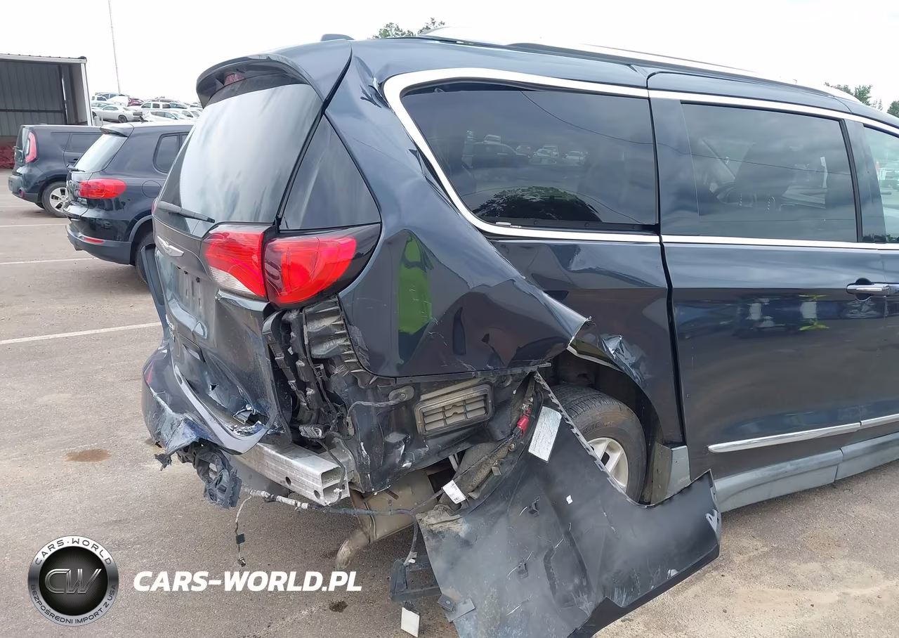 2020 Chrysler Pacifica Touring L VIN:2C4RC1BG9LR140525 - 6