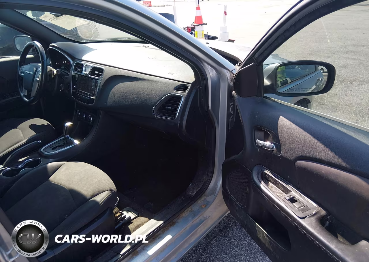 2014 Chrysler 200 Touring VIN:1C3CCBBBXEN119929 - 5