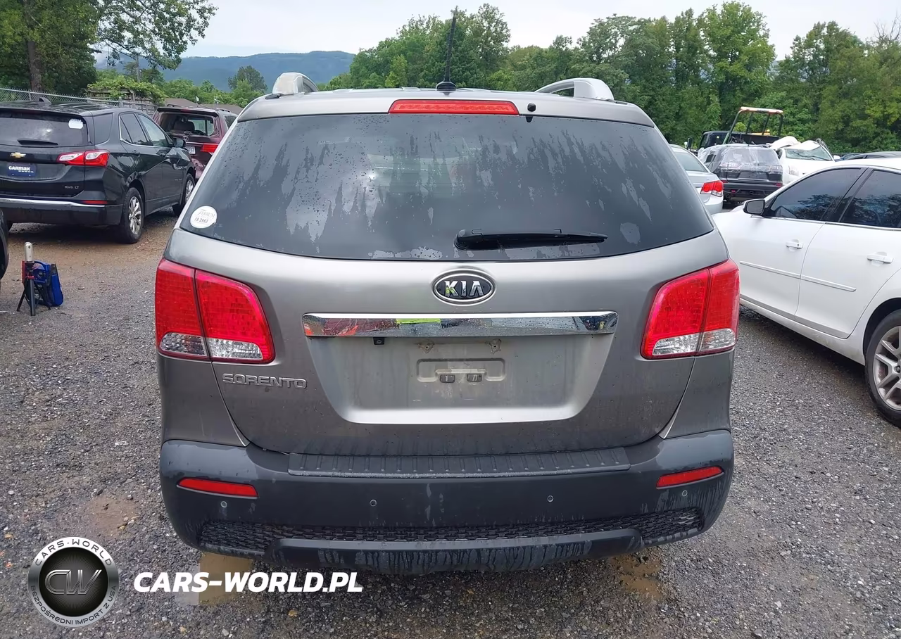 2013 Kia Sorento Lx V6 VIN:5XYKTDA24DG324379 - 17